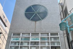 yoga pilates studio blue ヨガピラティススタジオブルー